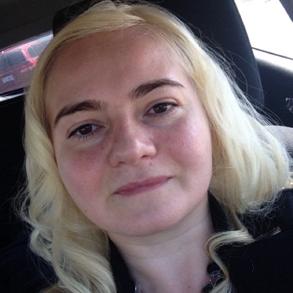 Meet your Posher, Ramona vio